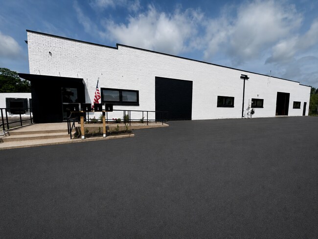 Plus de détails pour 315 N 9th St, St Charles, IL - Industriel à louer