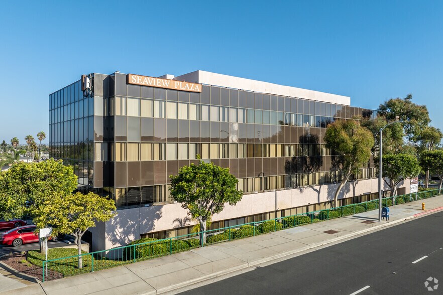 20422 Beach Blvd, Huntington Beach, CA à vendre - Photo principale - Image 1 de 28