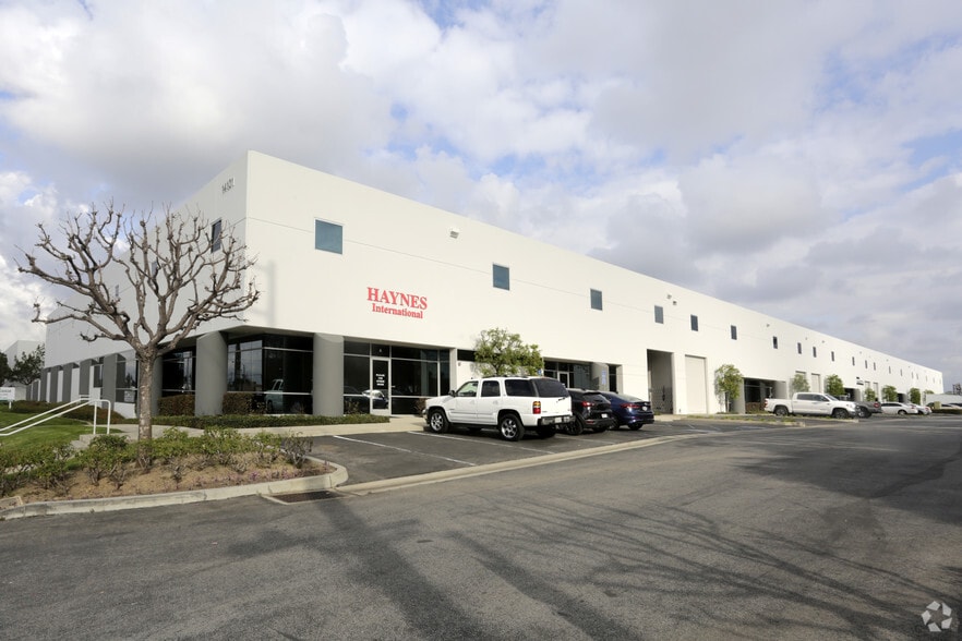 14101 Rosecrans Ave, La Mirada, CA for lease - Building Photo - Image 3 of 8