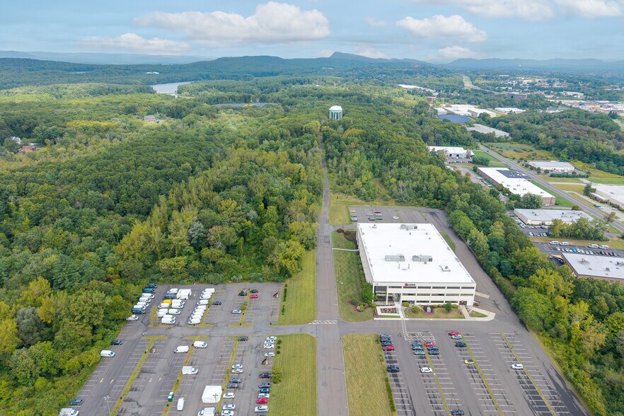 Interstate Parcel B, West Springfield, MA à vendre - Photo du bâtiment - Image 3 de 4