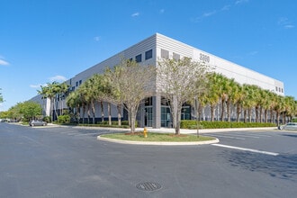 3300 SW 64th Ave, Davie, FL for lease Interior Photo- Image 1 of 2