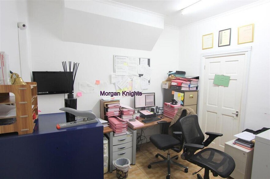 20 Colvin Rd, Londres à vendre - Photo du bâtiment - Image 3 de 13