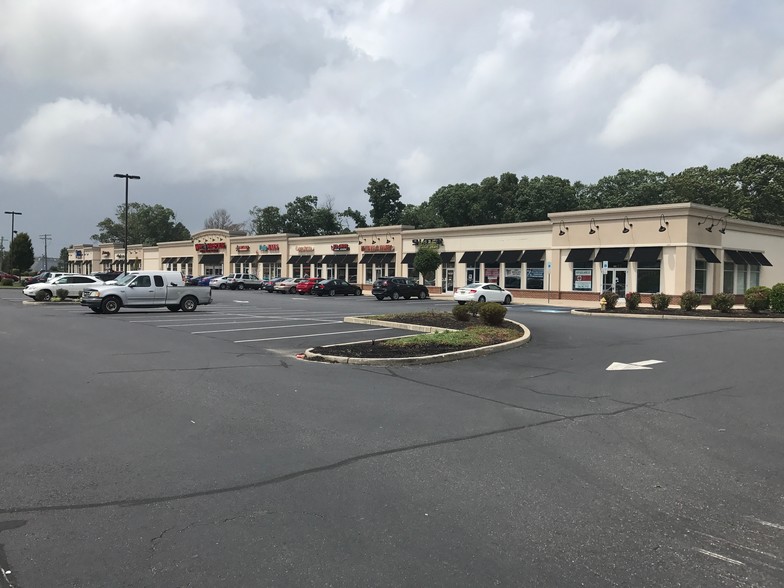 649-675 Berlin-Cross Keys Rd, Sicklerville, NJ for lease - Building Photo - Image 2 of 2