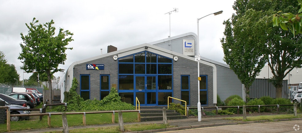 7 Newlands End, Basildon for sale - Building Photo - Image 2 of 3