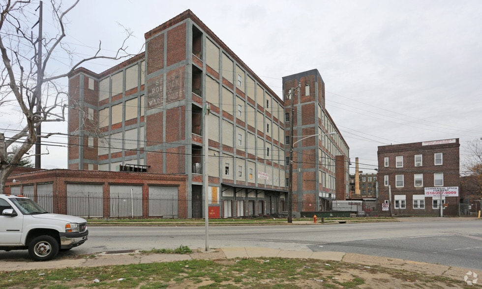 3201 Fox St, Philadelphia, PA for lease - Building Photo - Image 2 of 6