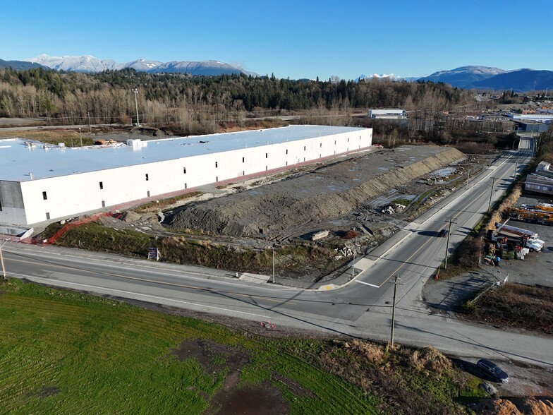 31275 Gill Ave, Mission, BC for sale - Building Photo - Image 3 of 4