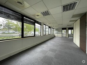 Office in Saint-Priest for lease Interior Photo- Image 2 of 28