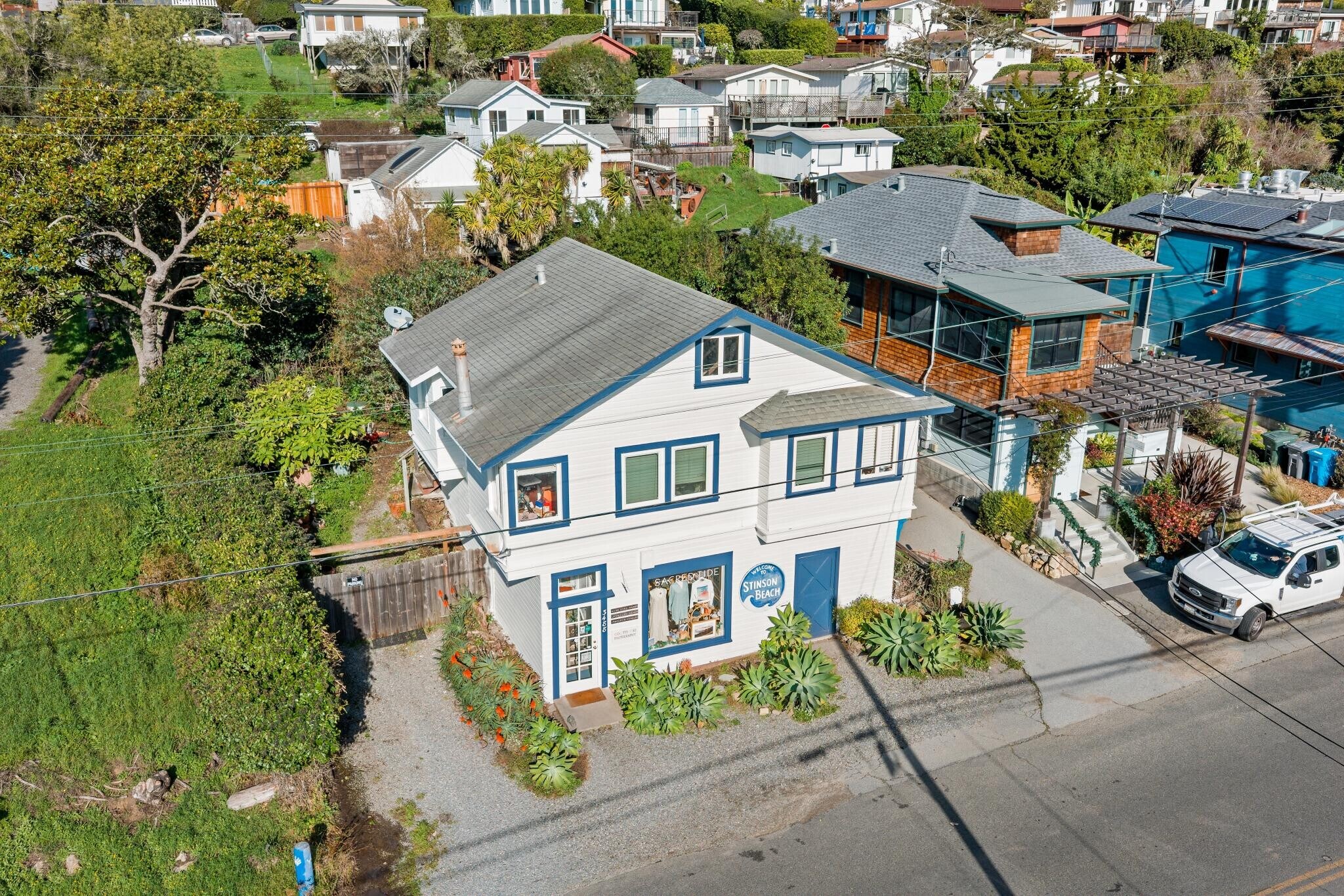 3488 Shoreline hwy, Stinson Beach, CA à vendre Photo principale- Image 1 de 19