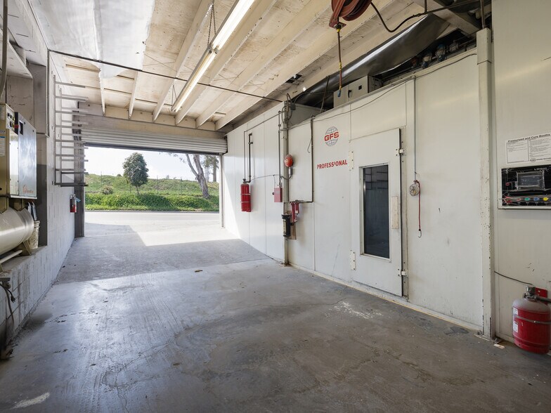 717 E El Segundo Blvd, El Segundo, CA à vendre - Photo du bâtiment - Image 2 de 36