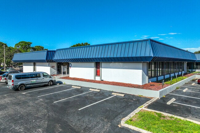 More details for 1301 Seminole Blvd, Largo, FL - Office for Lease