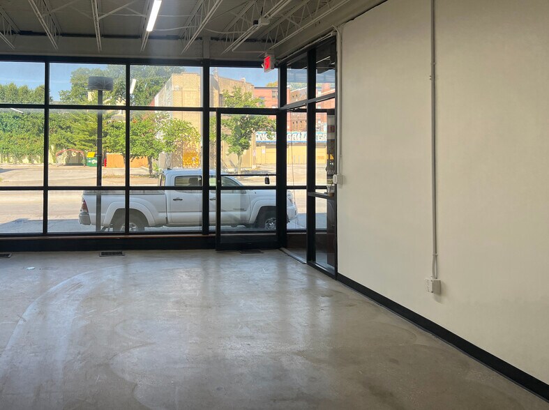 3727 Broadway St, Kansas City, MO à vendre - Photo intérieure - Image 3 de 8