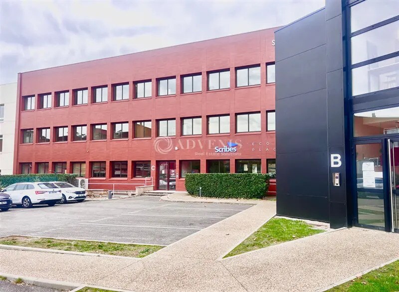Bureau dans Villefranche-sur-Saône à louer - Photo du bâtiment - Image 2 de 12