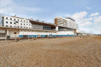 40 Marina, St Leonards On Sea for lease Building Photo- Image 1 of 9