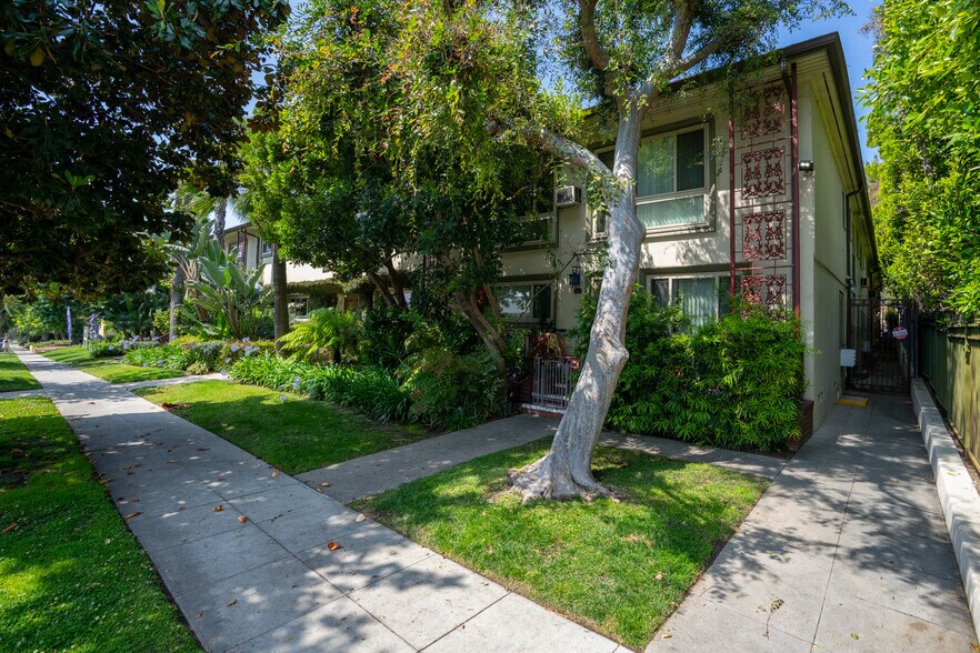 1633 N Laurel Ave, Los Angeles, CA à vendre - Photo du bâtiment - Image 3 de 20