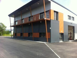 Plus de détails pour Local d'activités à louer