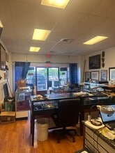 95 E Lipoa St, Kihei, HI for lease Interior Photo- Image 1 of 3