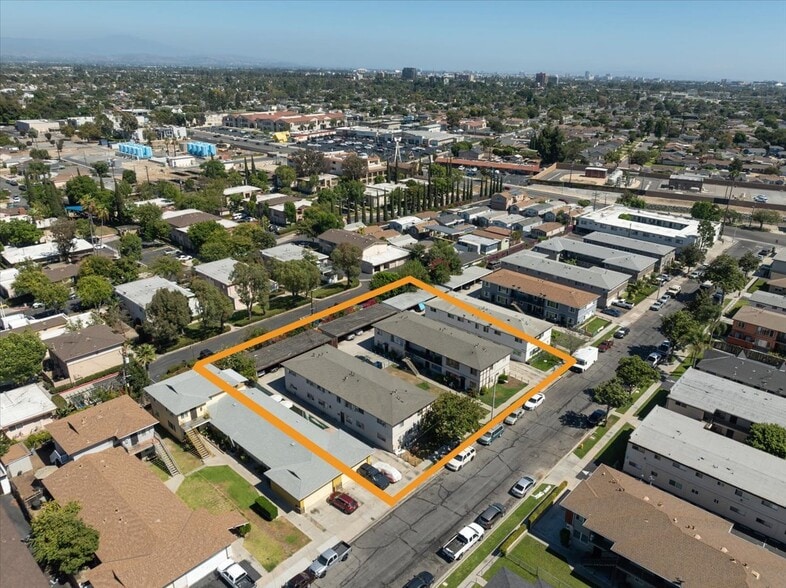 1138-1142 N Mayfair Ave, Anaheim, CA à vendre - Photo du bâtiment - Image 2 de 8