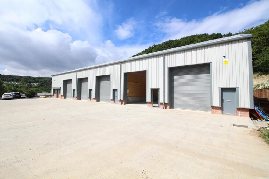 1-6 Hill View, Scarborough for lease - Building Photo - Image 3 of 6