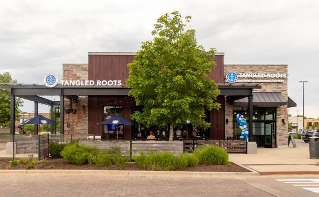 More details for 899-913 N Milwaukee Ave, Vernon Hills, IL - Retail for Lease