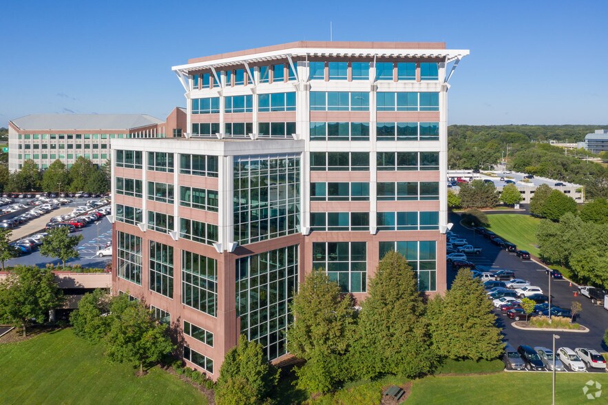 3333 Warrenville Rd, Lisle, IL à louer - Photo du bâtiment - Image 2 de 17