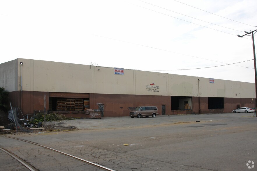 3628-3640 Noakes St, Los Angeles, CA for lease - Building Photo - Image 3 of 13