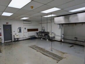 241 Congress Ave, Bath, ME for lease Interior Photo- Image 2 of 12