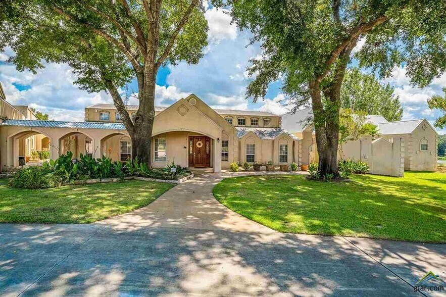 Luxury Home with Acreage portefeuille de 2 propriétés à vendre sur LoopNet.ca - Photo du bâtiment - Image 3 de 7