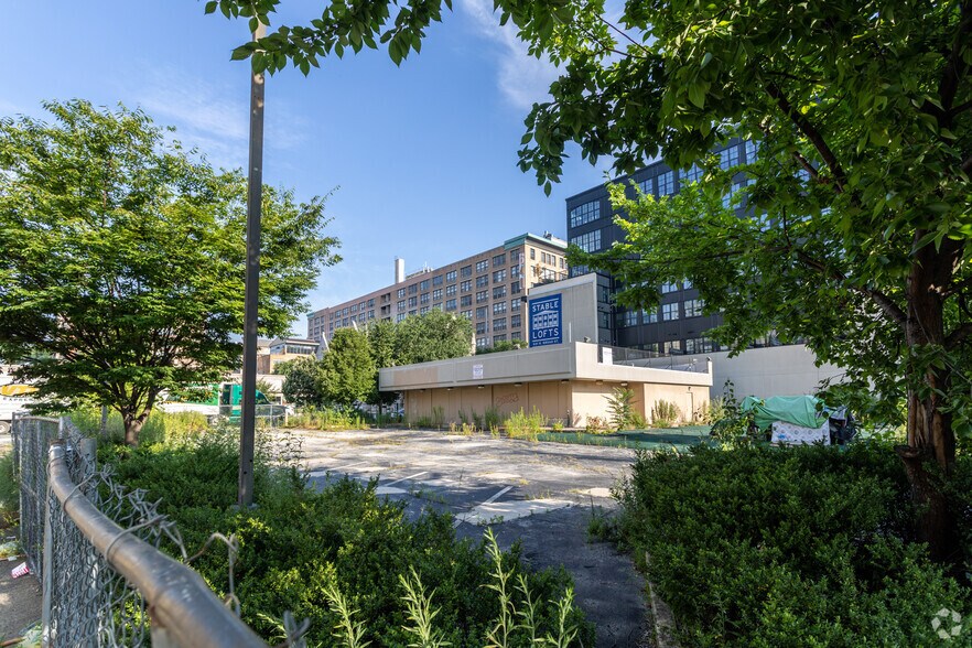 619 N Broad St, Philadelphia, PA à louer - Photo du bâtiment - Image 2 de 4