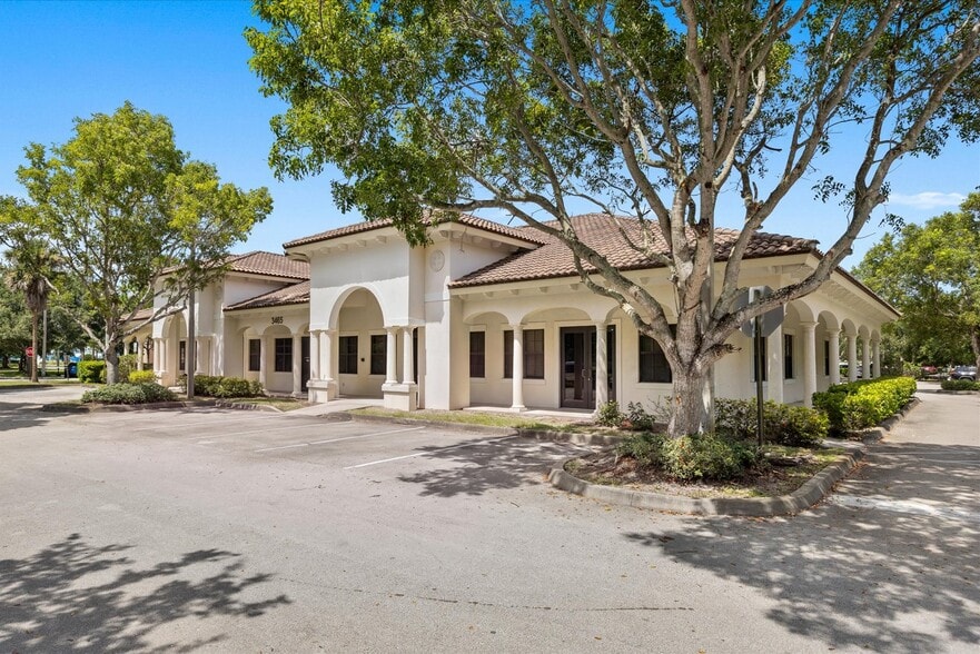 3465 SE Willoughby Blvd, Stuart, FL for sale - Building Photo - Image 3 of 19