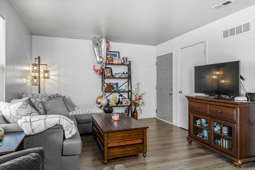 1805 E Overland Rd, Meridian, ID à vendre - Photo du bâtiment - Image 3 de 30