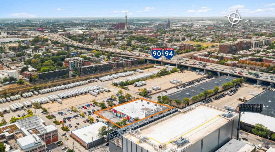 555 W 14th Pl, Chicago, IL à vendre - Photo du bâtiment - Image 2 de 7