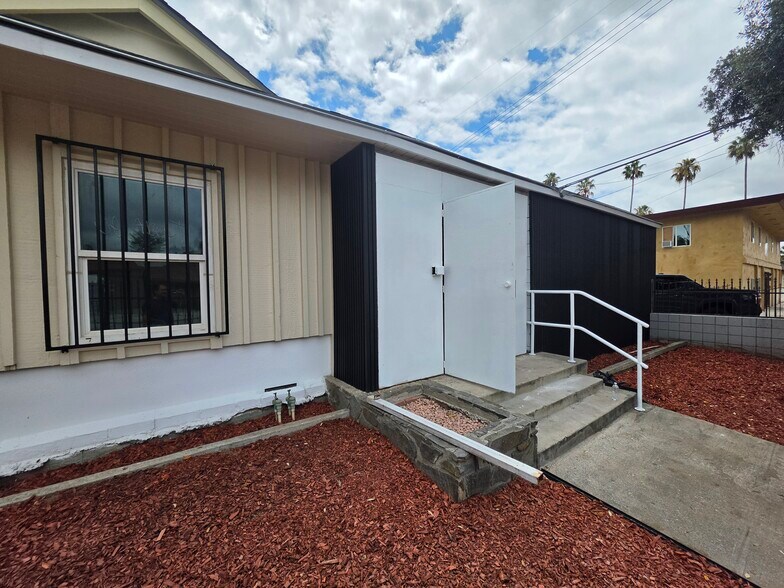 1673-1675 N D St, San Bernardino, CA à louer - Photo du bâtiment - Image 3 de 20