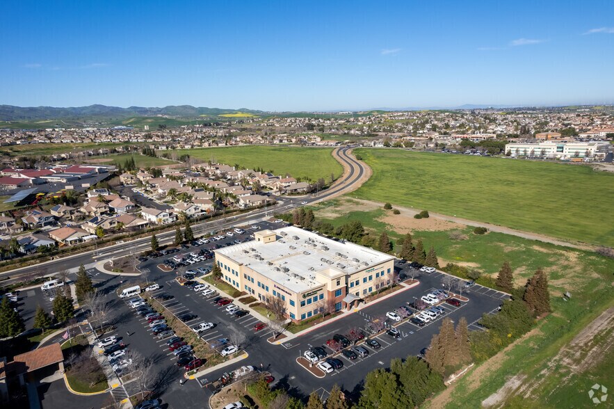 350 John Muir Pky, Brentwood, CA for lease - Aerial - Image 2 of 4