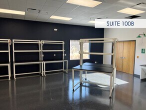 2109 S Oak St, Champaign, IL for lease Interior Photo- Image 2 of 2