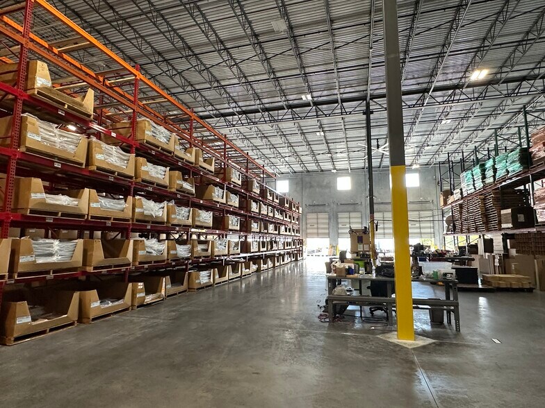 3905 Center Loop, Orlando, FL for lease - Building Photo - Image 3 of 35