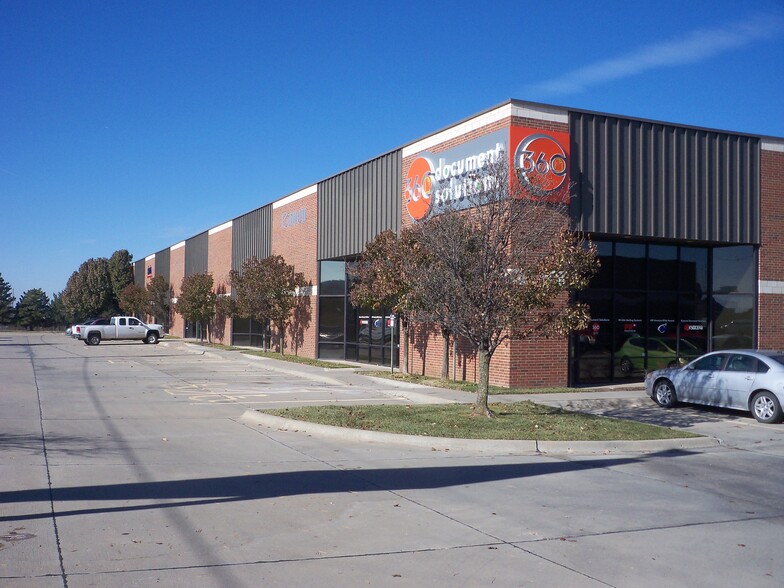 8201 E 34th St, Wichita, KS for lease - Building Photo - Image 1 of 16