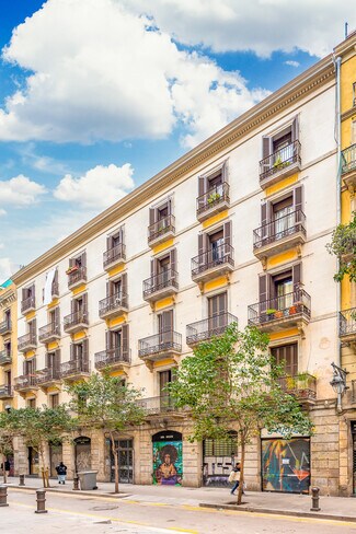 Plus de détails pour Multi-résidentiel à vendre