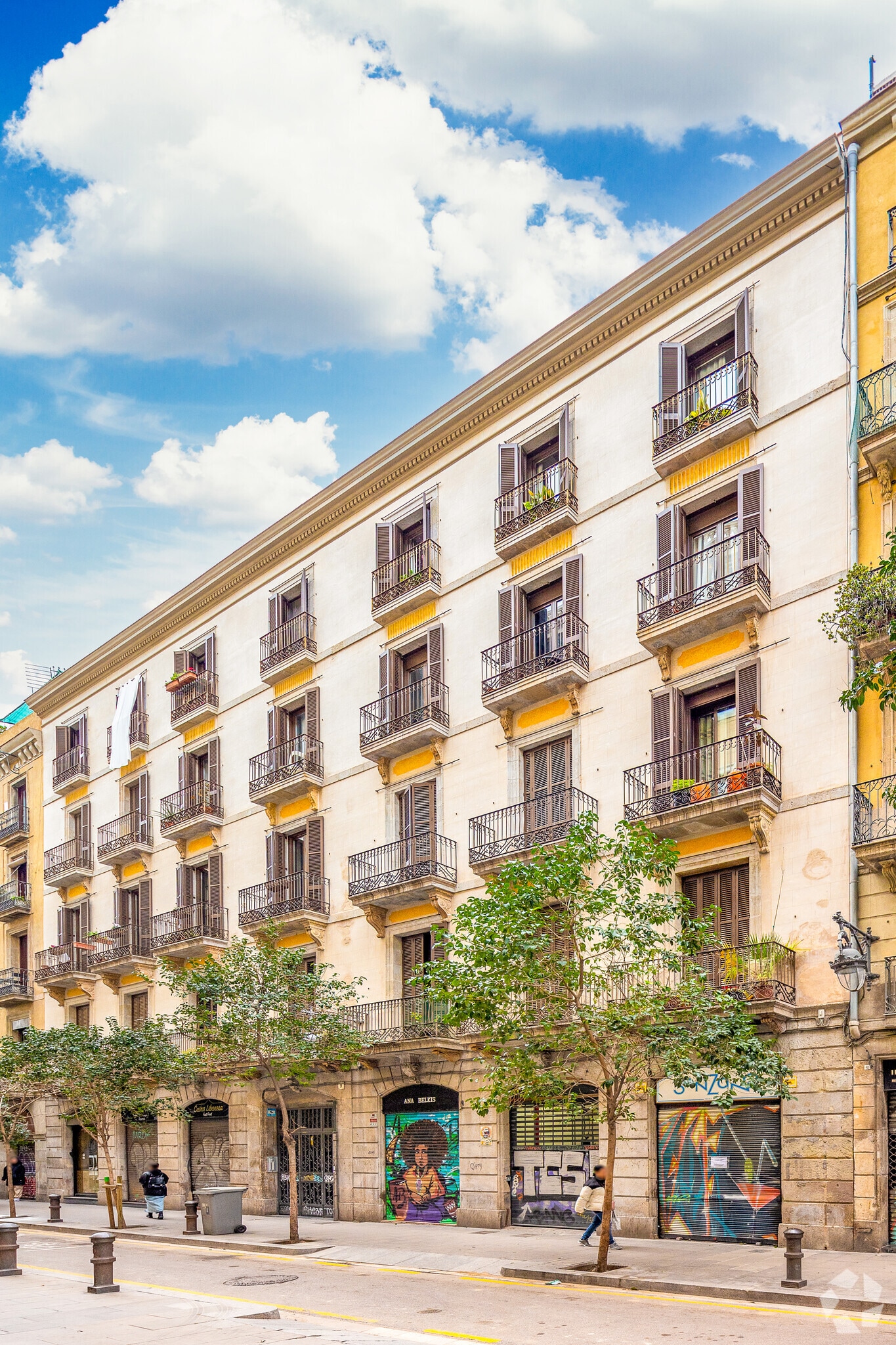 Multifamily in Barcelona, Barcelona for sale Primary Photo- Image 1 of 2