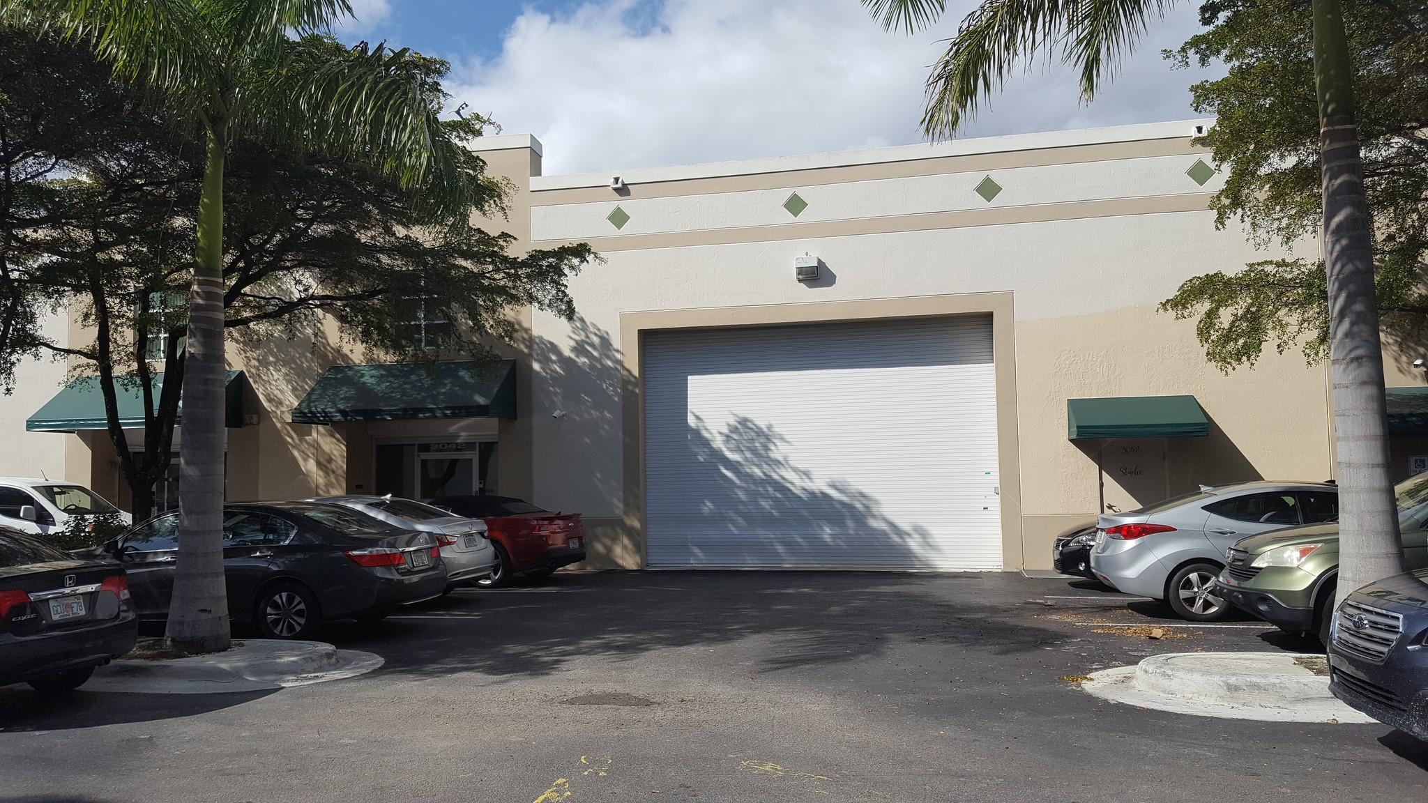 3030-3050 NW 82nd Ave, Miami, FL for lease Primary Photo- Image 1 of 18