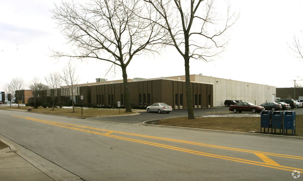 301 Holbrook Dr, Wheeling, IL for lease - Building Photo - Image 3 of 9