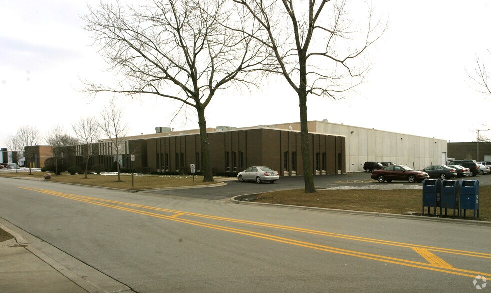 301 Holbrook Dr, Wheeling, IL à louer - Photo du bâtiment - Image 3 de 9