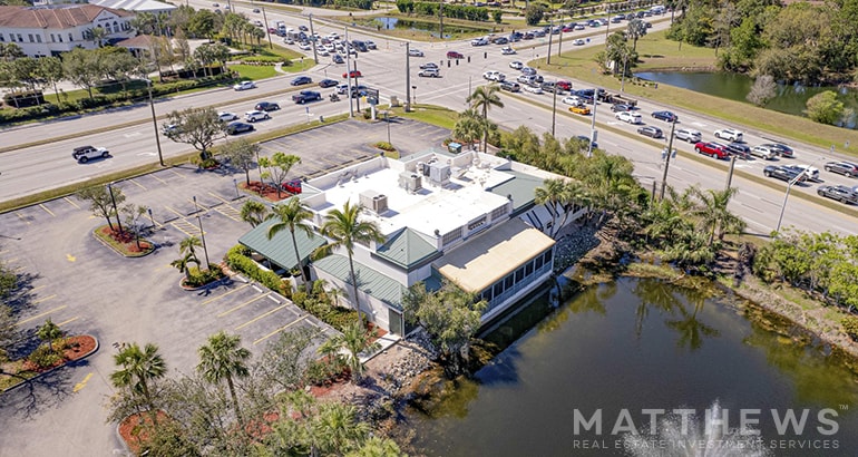 7790 Cypress Lake Dr, Fort Myers, FL à vendre Photo du bâtiment- Image 1 de 5