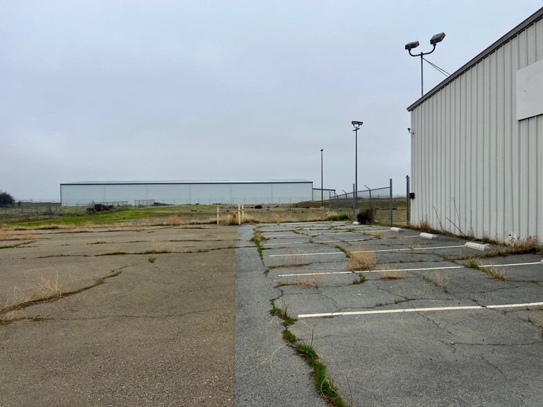 9900 Cody Ave, Coalinga, CA for sale - Building Photo - Image 3 of 9