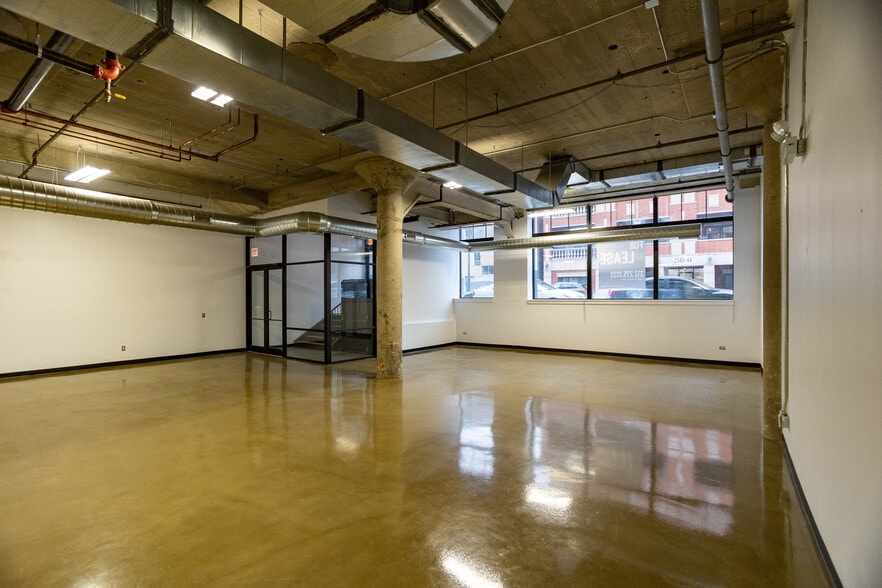 2545 W Diversey Ave, Chicago, IL à louer - Photo intérieure - Image 3 de 9