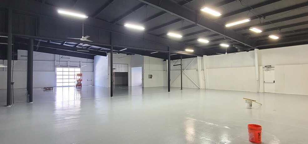 5 Heritage Park, Clinton, CT for lease - Interior Photo - Image 2 of 10