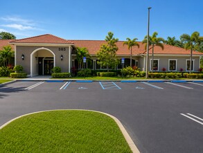 Lake Whitney Campus, Port Saint Lucie, FL à louer Photo intérieure- Image 2 de 6