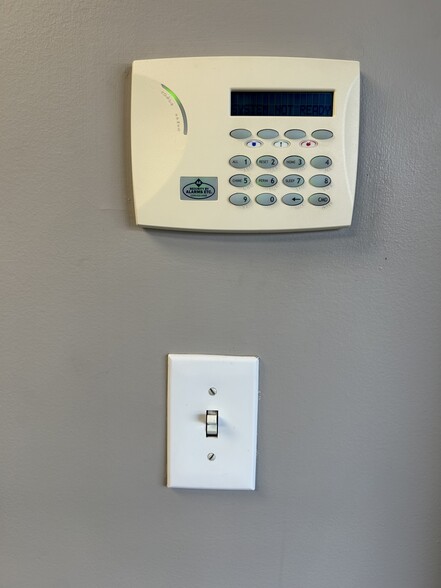 518 W Roosevelt Ave, Albany, GA for lease - Interior Photo - Image 2 of 12