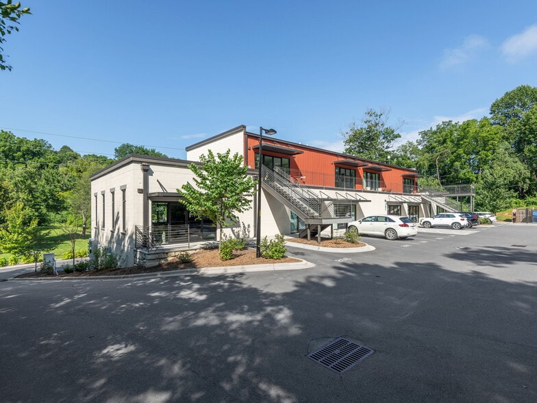 76 Glendale Ave, Asheville, NC à louer - Photo du bâtiment - Image 2 de 14