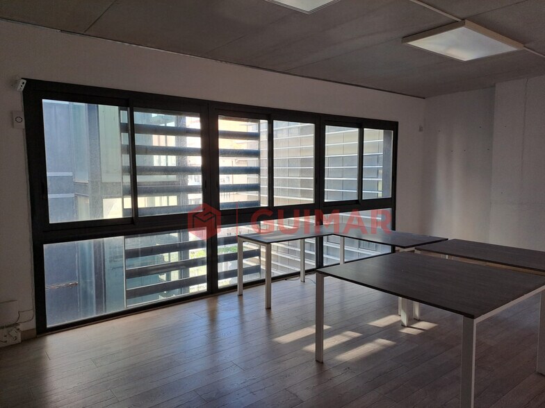 Bureau dans Barcelone, Barcelona à louer - Photo du bâtiment - Image 2 de 4
