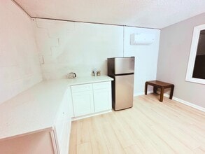 715 Hobson Ave, Hot Springs National Park, AR for lease Interior Photo- Image 2 of 2